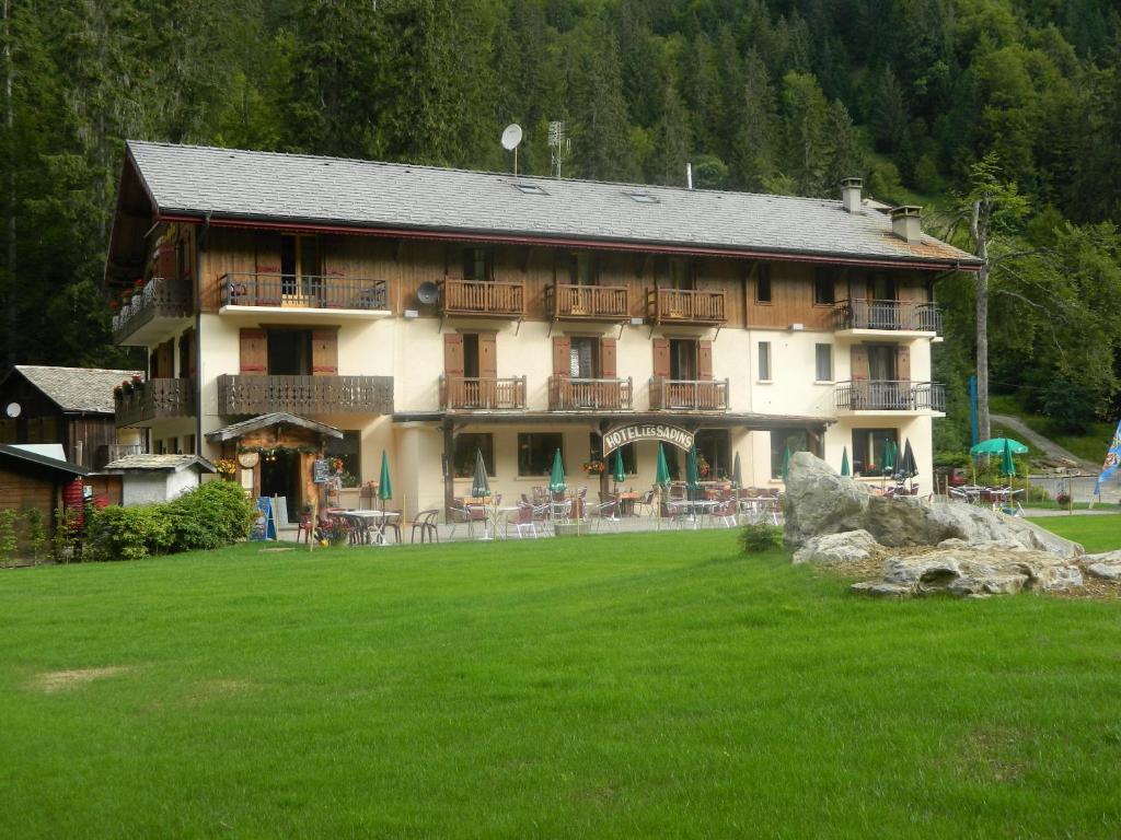 Logis Hotel Les Sapins Montriond Eksteriør bilde